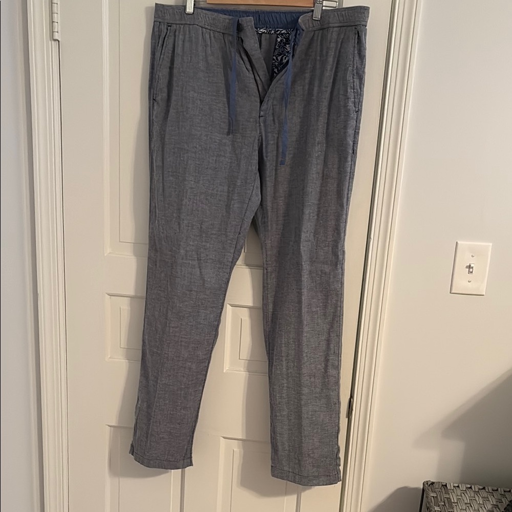 Tommy Bahama Navy and White Tropical Linen Paints